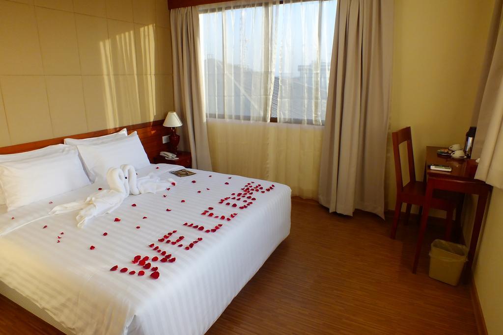 Oway Grand Hotel Mandalay Exterior photo