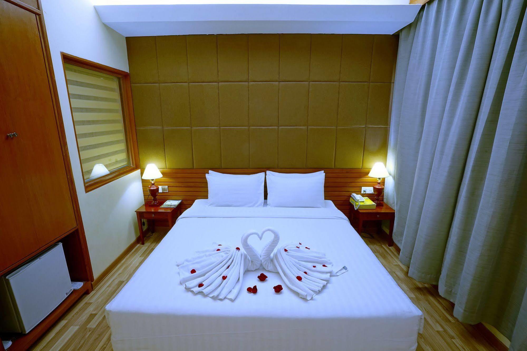 Oway Grand Hotel Mandalay Exterior photo